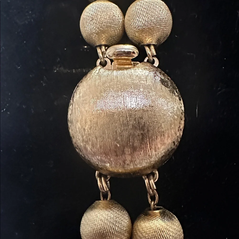 Monet Elegant Vintage Gold Beaded Necklace - Picture 3 of 4